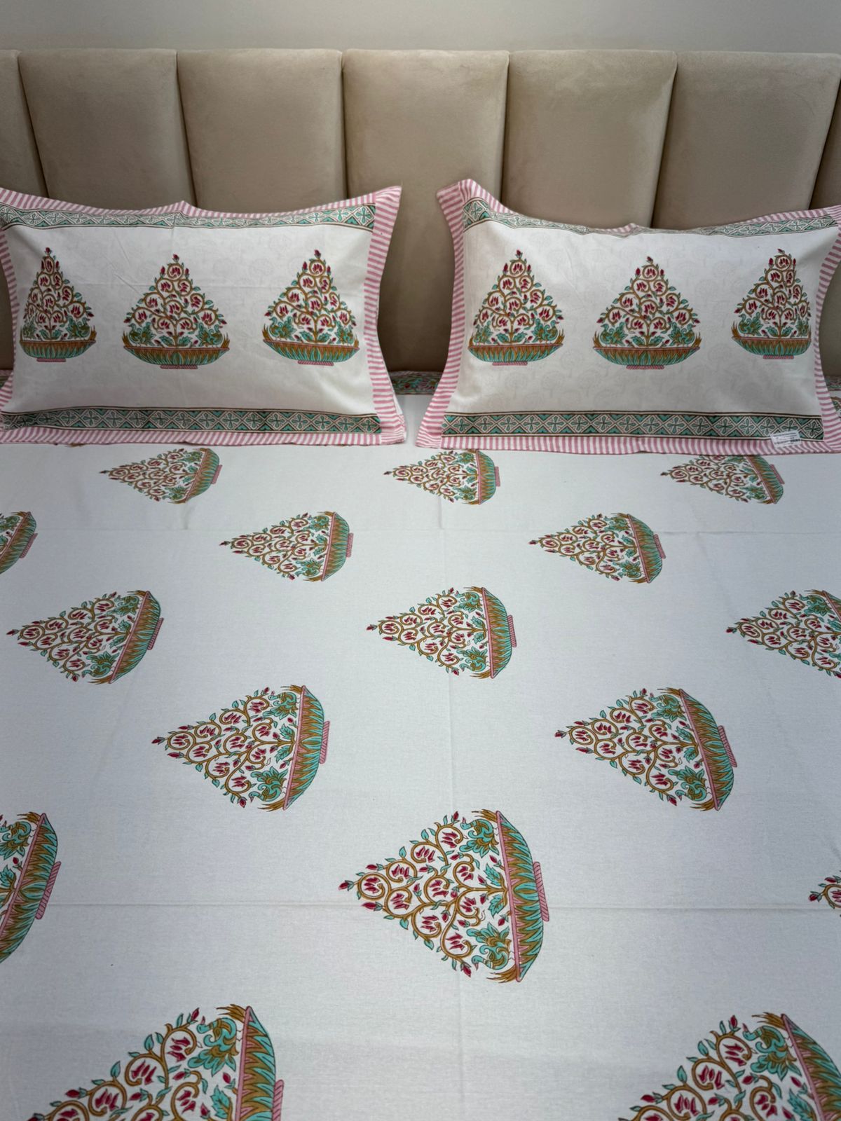 Paan Double Bedsheet 90x108