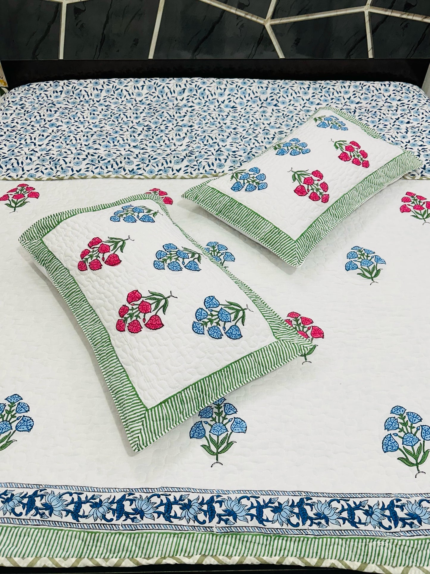 Kalakaari Threads – Handblock Quilted Bedcover Set