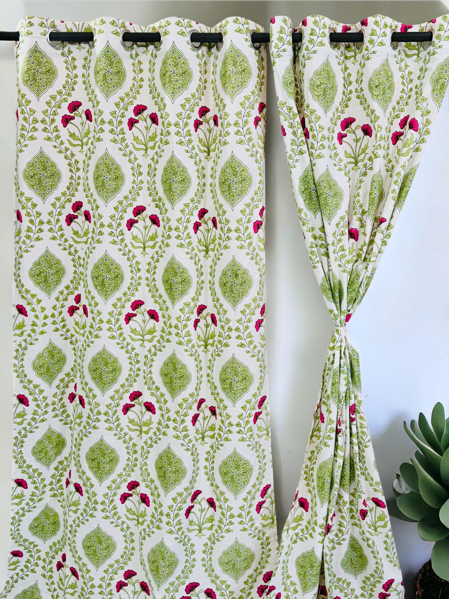 Chillsgreen - Handblock Printed Cotton Curtain Set